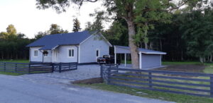 Valminud eramu elementmaja LTL120 Vihterpalus koos abihoone ja hoovialaga