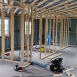 Elementmaja siseseinte karkassi koostamine