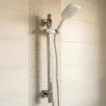 Elementmaja duširuum – vihmadušš ja kaasaegne plaaditud siseviimistlus