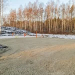 Elementmaja vundamendi aluse ettevalmistus ja tagasitäide enne plaatvundamenti